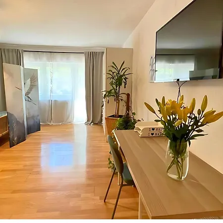 Apartment By Doni - Zentral I Parkplatz I Balkon I 4 Pax *
