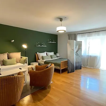 Apartment By Doni - Zentral I Parkplatz I Balkon I 4 Pax