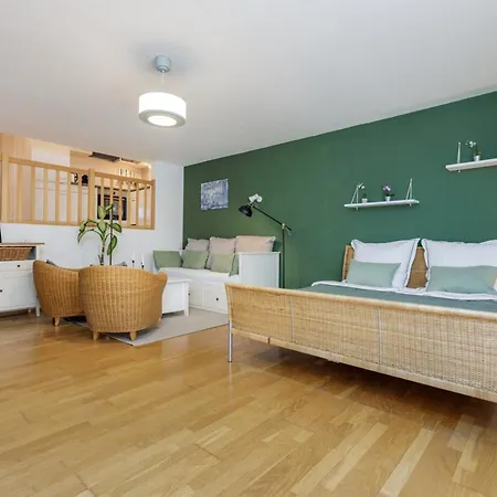 By Doni I Zentral I Parkplatz I Balkon L 4 Pax 아파트 *