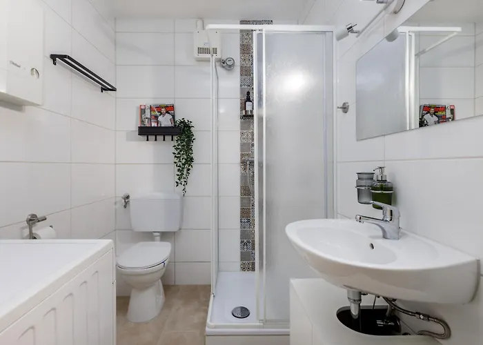 Apartament By Doni I Zentral I Parkplatz I Balkon L 4 Pax Wiesbaden